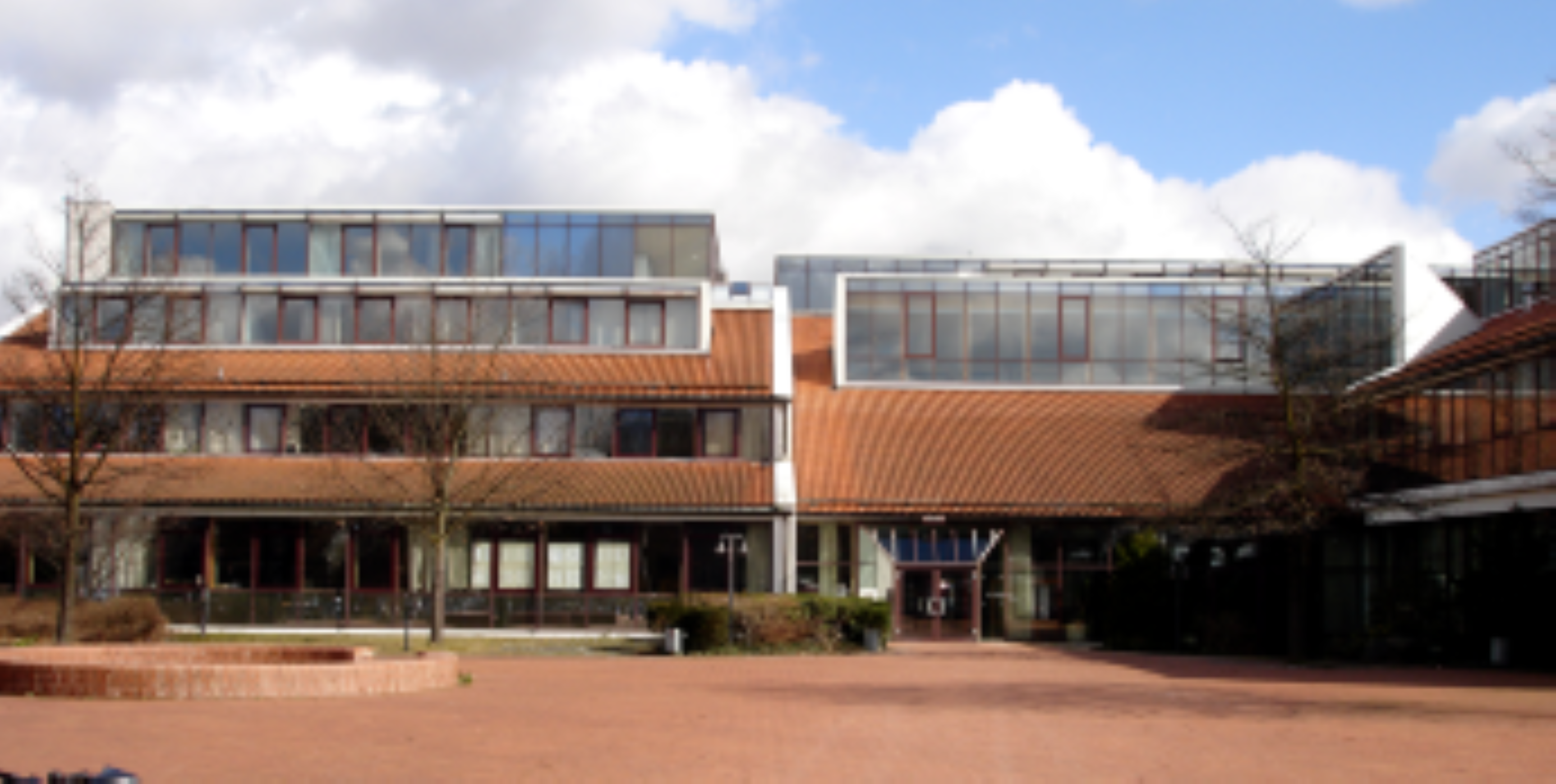 Außenansicht des Gymnasiums Kirchheim